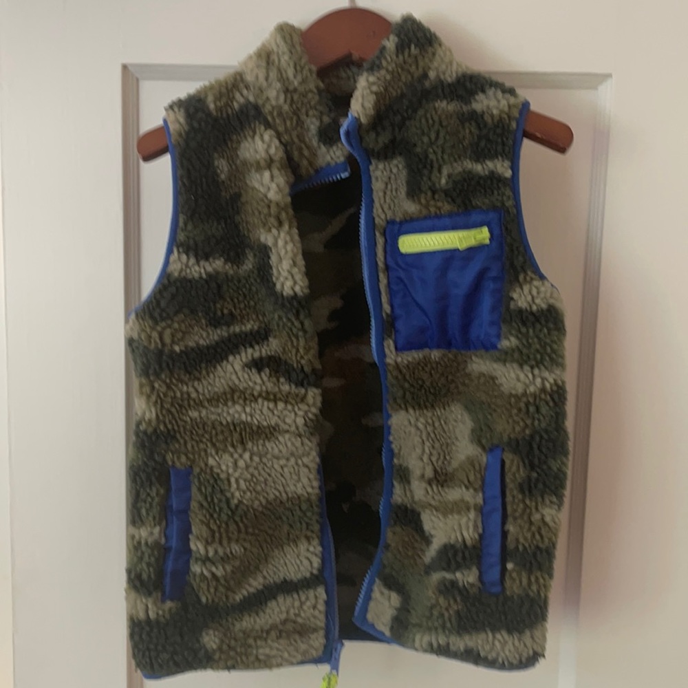 Crew Cuts JCREW boys camo fleece vest size 6/7
